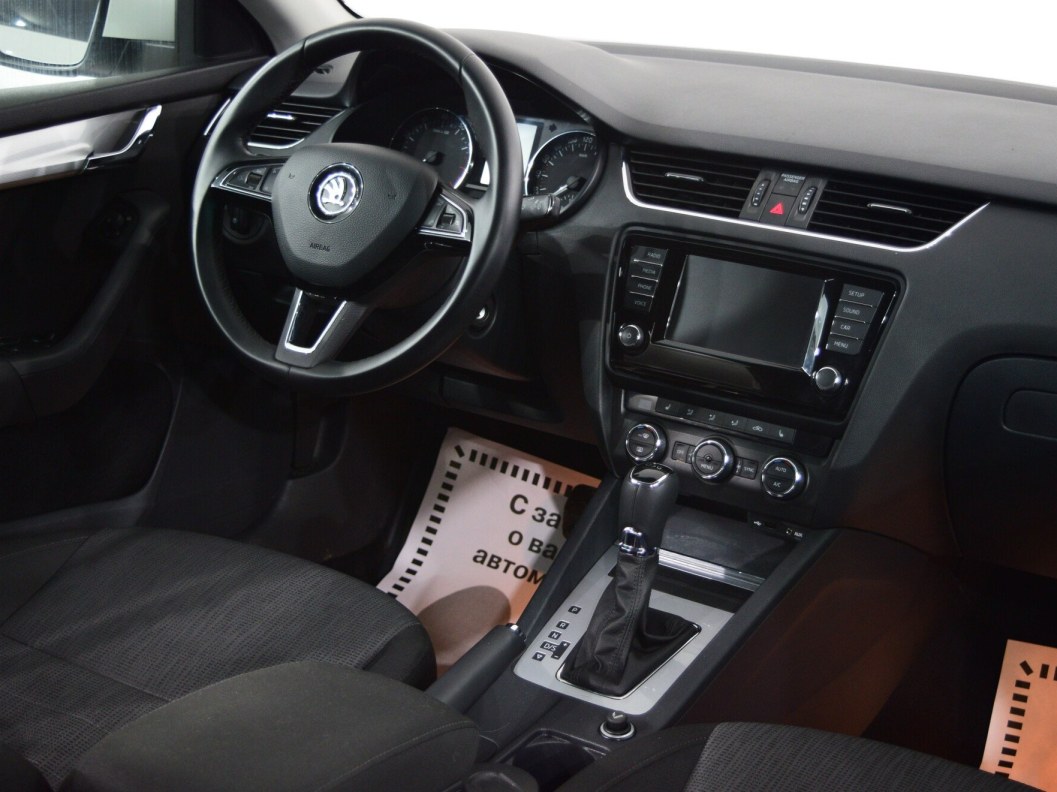 Skoda Octavia Ambition 1.8 DSG фото 17
