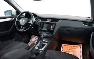 Skoda Octavia Ambition 1.8 DSG превью 18