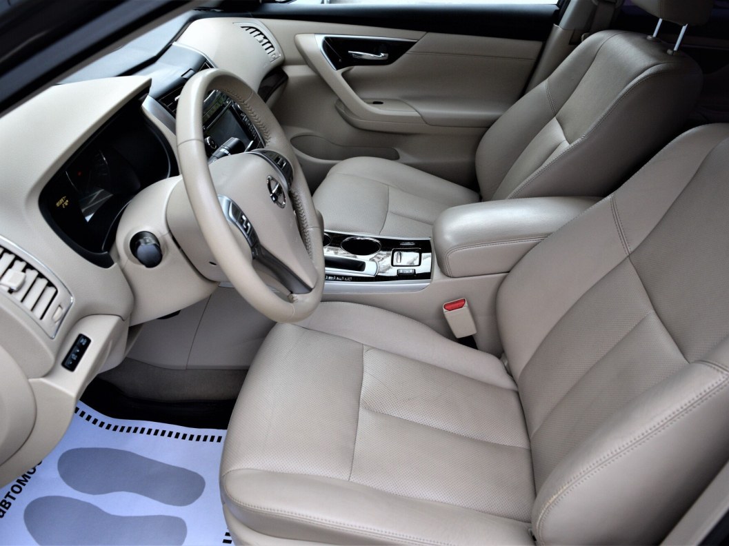 Nissan Teana Luxury 2.5  фото 9