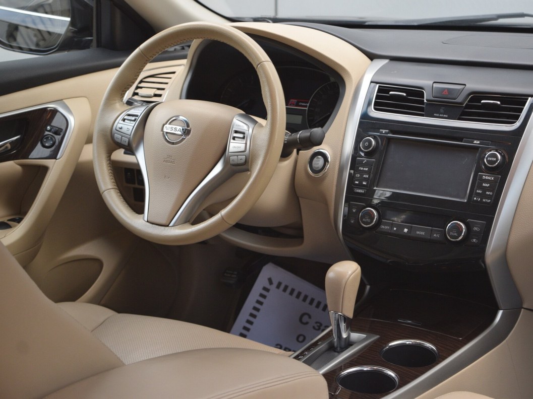 Nissan Teana Luxury 2.5  фото 19