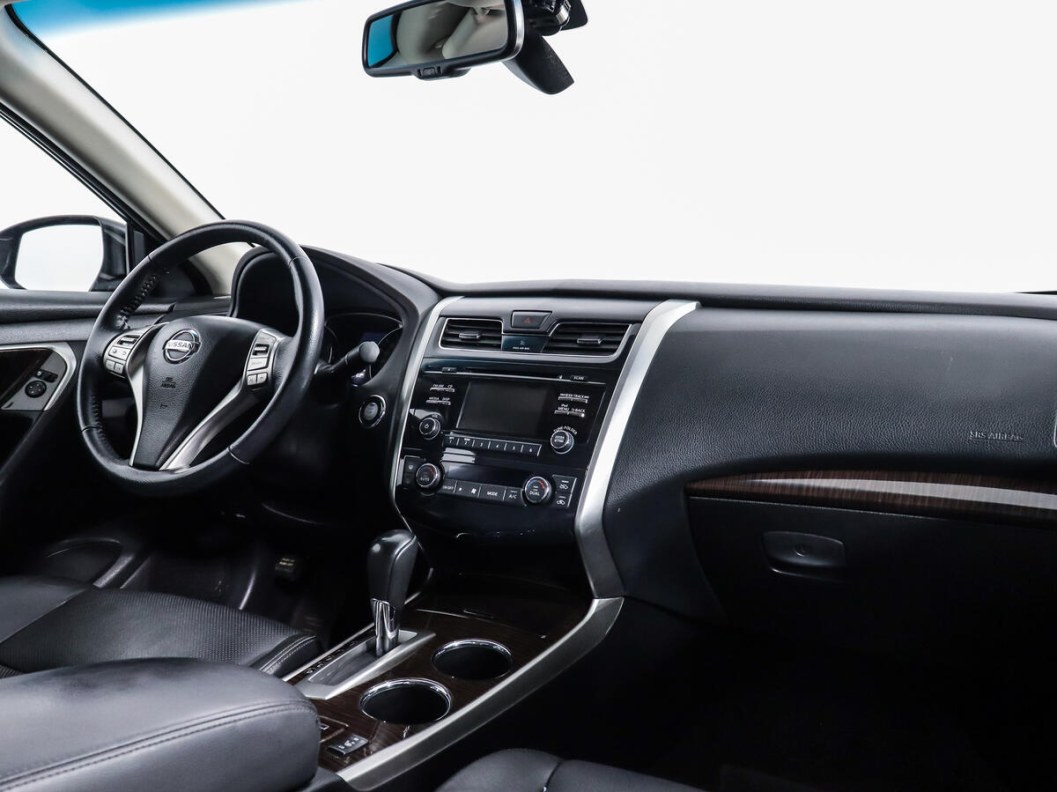 Nissan Teana Premium 2.5  фото 11