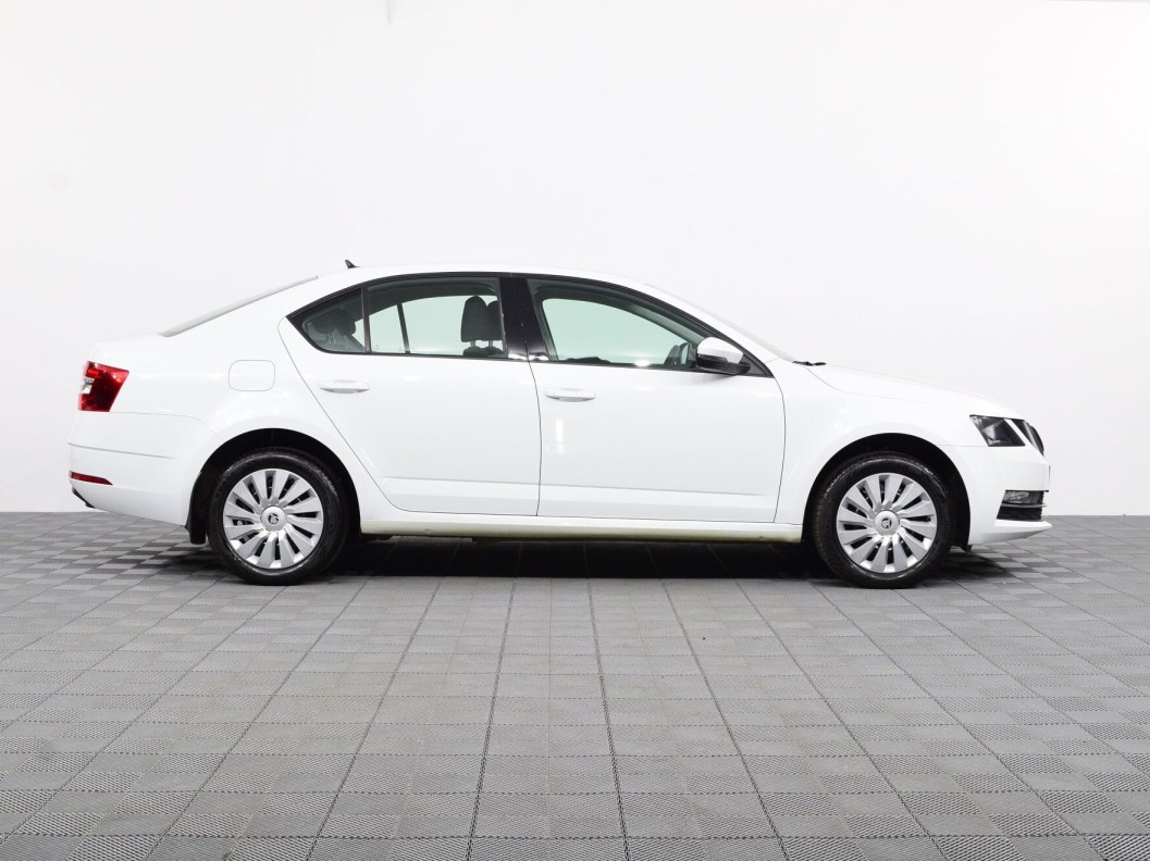 Skoda Octavia Ambition 1.6 АКПП фото 4