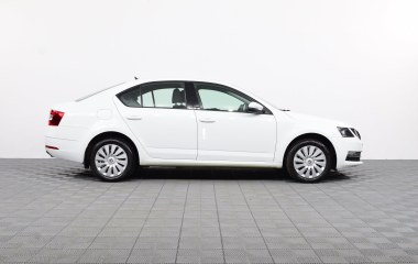 Skoda Octavia Ambition 1.6 АКПП превью 4