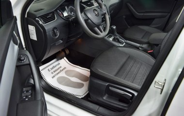 Skoda Octavia Ambition 1.6 АКПП превью 9