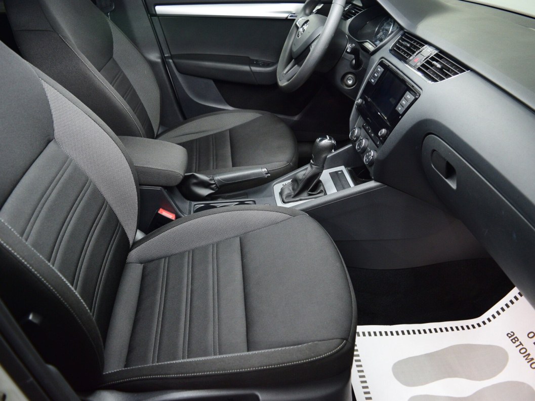 Skoda Octavia Ambition 1.6 АКПП фото 11