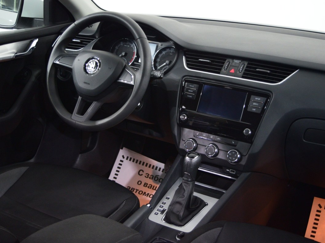Skoda Octavia Ambition 1.6 АКПП фото 18