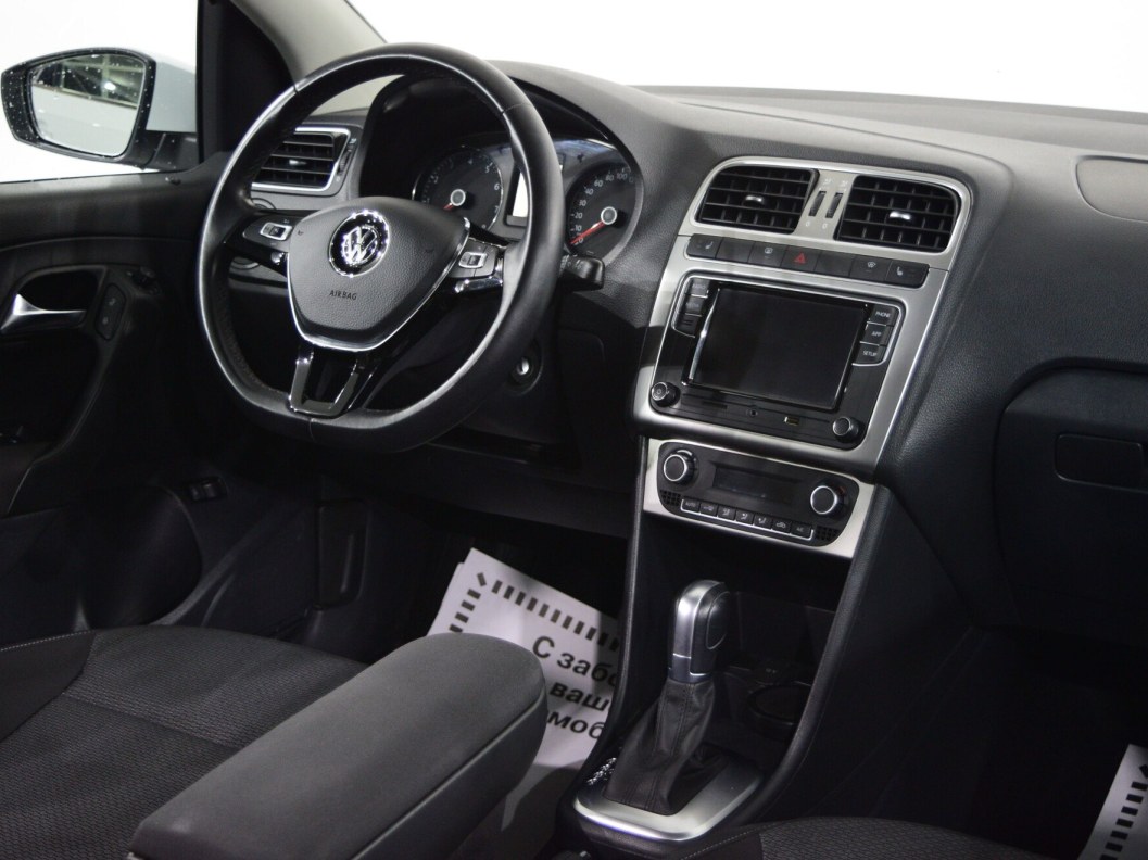Volkswagen Polo Comfortline 1.6 АКПП фото 18
