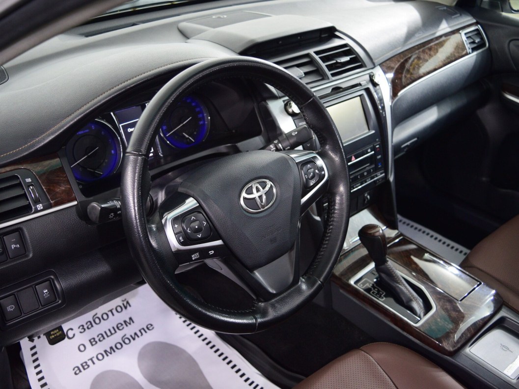 Toyota Camry Элеганс Плюс 2.5 АКПП фото 15