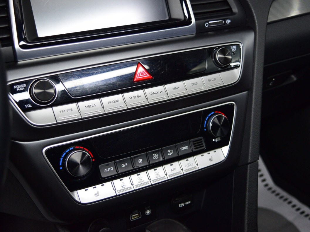 Hyundai Sonata Lifestyle 2.4 АКПП фото 16