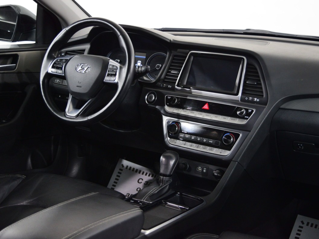 Hyundai Sonata Lifestyle 2.4 АКПП фото 18