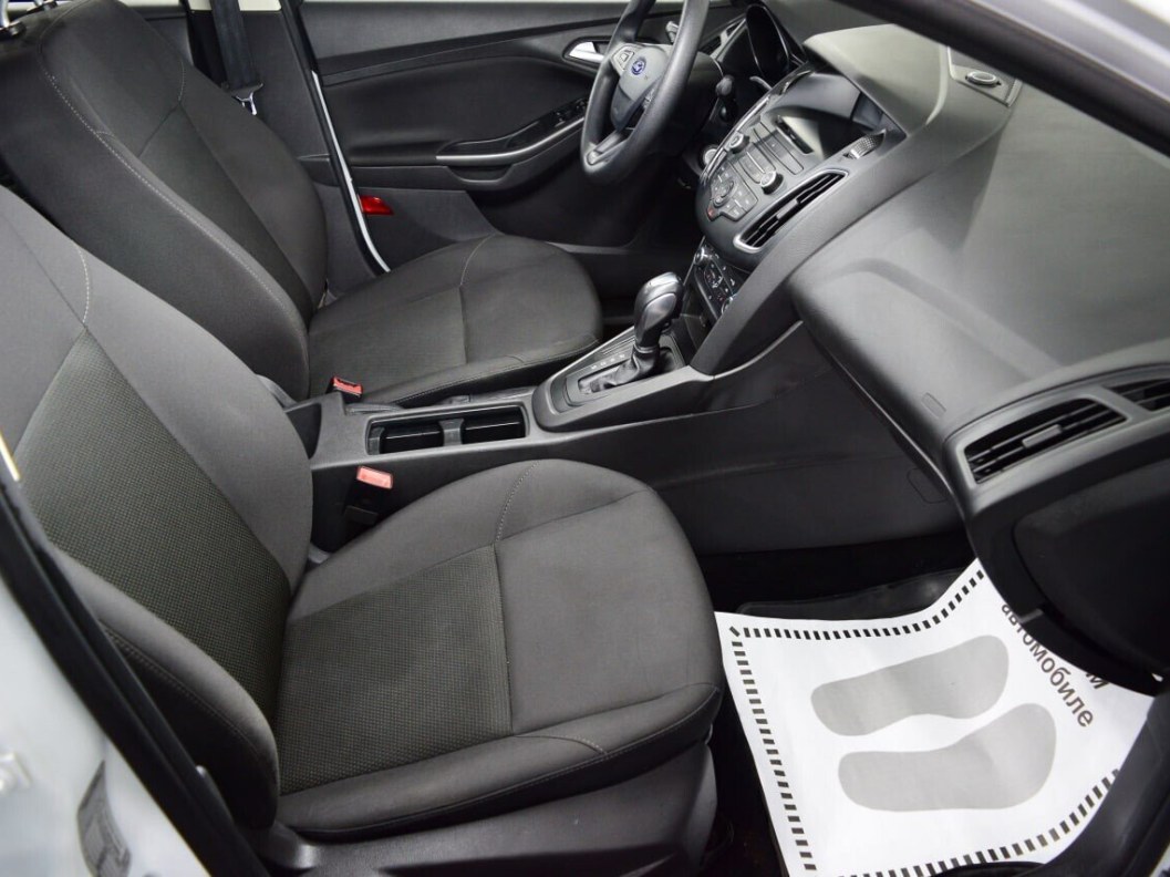 Ford Focus Trend 1.6  фото 11