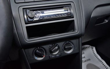 Volkswagen Polo Comfortline 1.6 АКПП превью 16