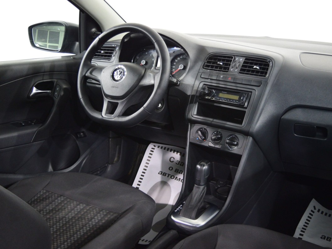 Volkswagen Polo Comfortline 1.6 АКПП фото 18