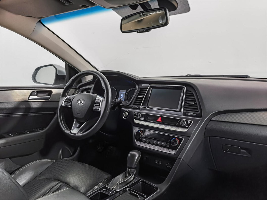 Hyundai Sonata Lifestyle 2.0 АКПП фото 9