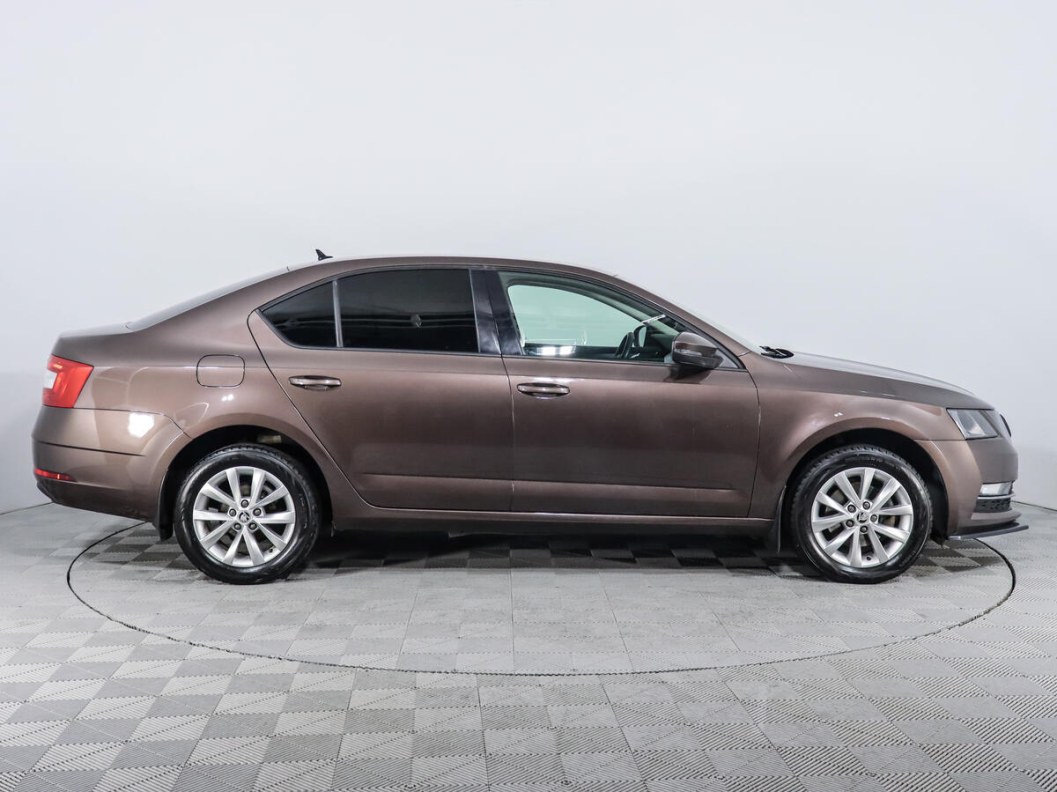 Skoda Octavia Style 1.4 DSG фото 4