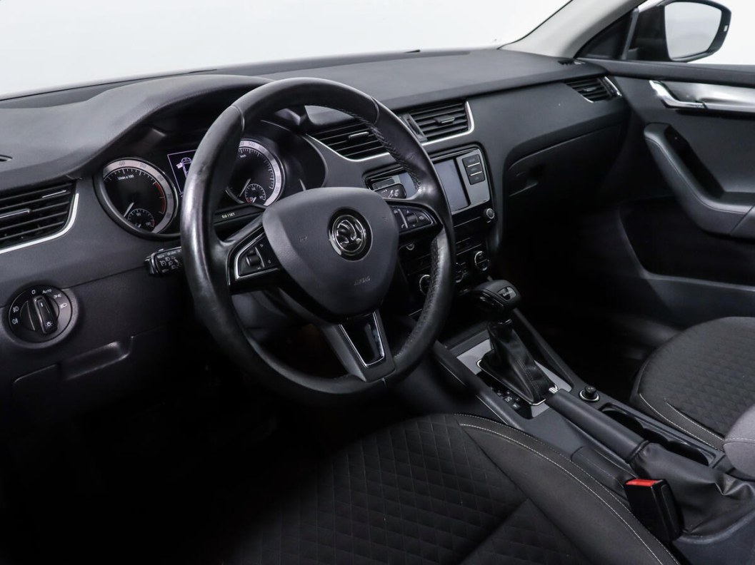 Skoda Octavia Style 1.4 DSG фото 9