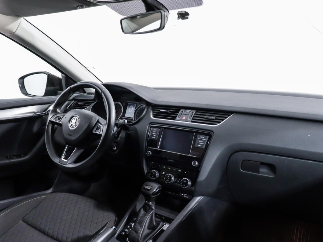 Skoda Octavia Style 1.4 DSG фото 11