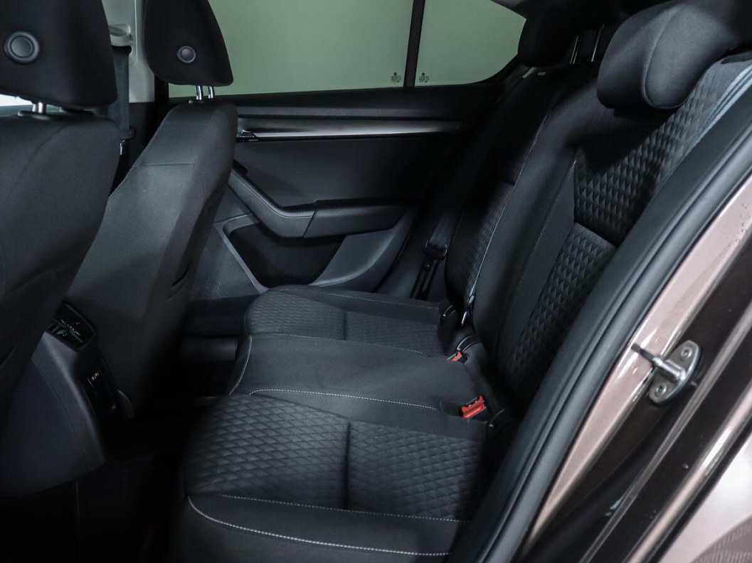 Skoda Octavia Style 1.4 DSG фото 12