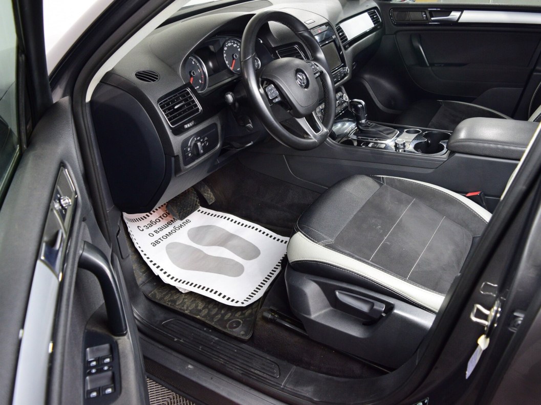 Volkswagen Touareg V6 TDI 3.0  фото 9