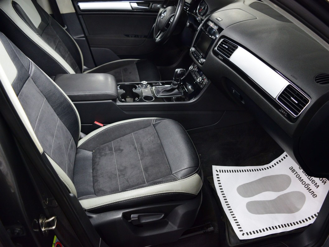 Volkswagen Touareg V6 TDI 3.0  фото 11