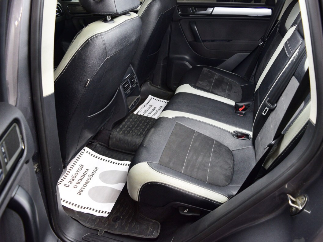 Volkswagen Touareg V6 TDI 3.0  фото 13