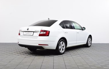 Skoda Octavia Style 1.4 DSG превью 6