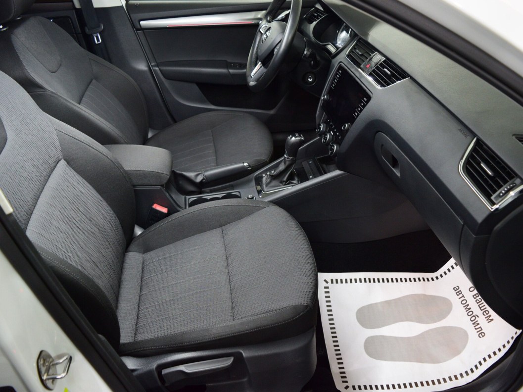 Skoda Octavia Style 1.4 DSG фото 11