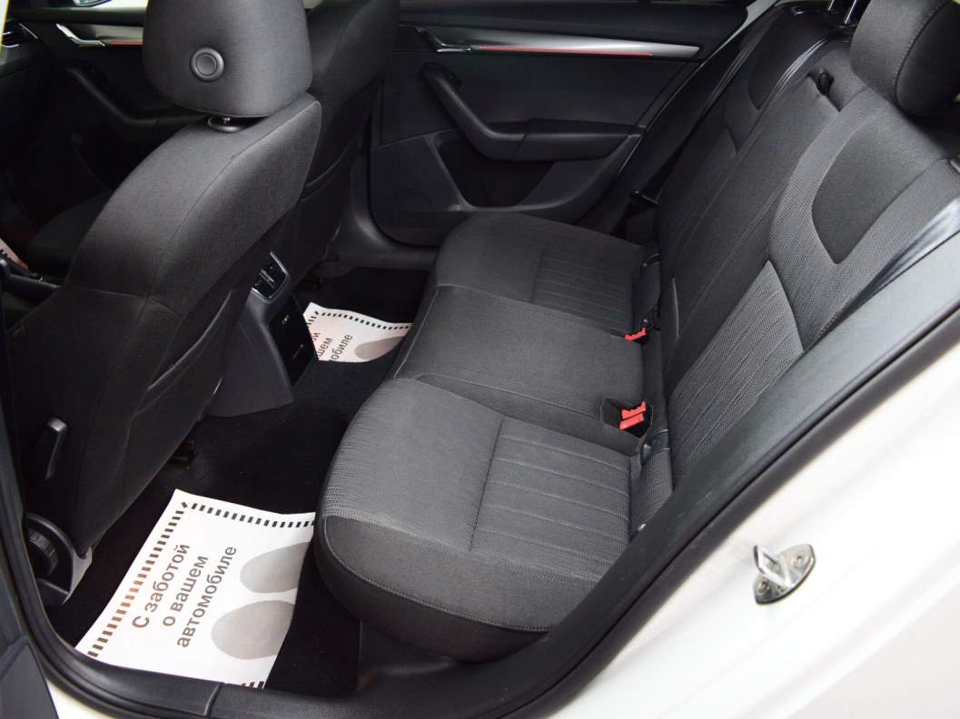 Skoda Octavia Style 1.4 DSG фото 13