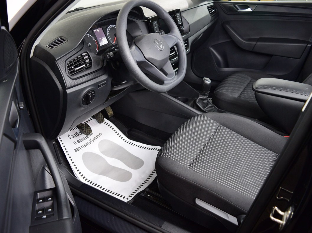 Volkswagen Polo 1.6 МКПП фото 9