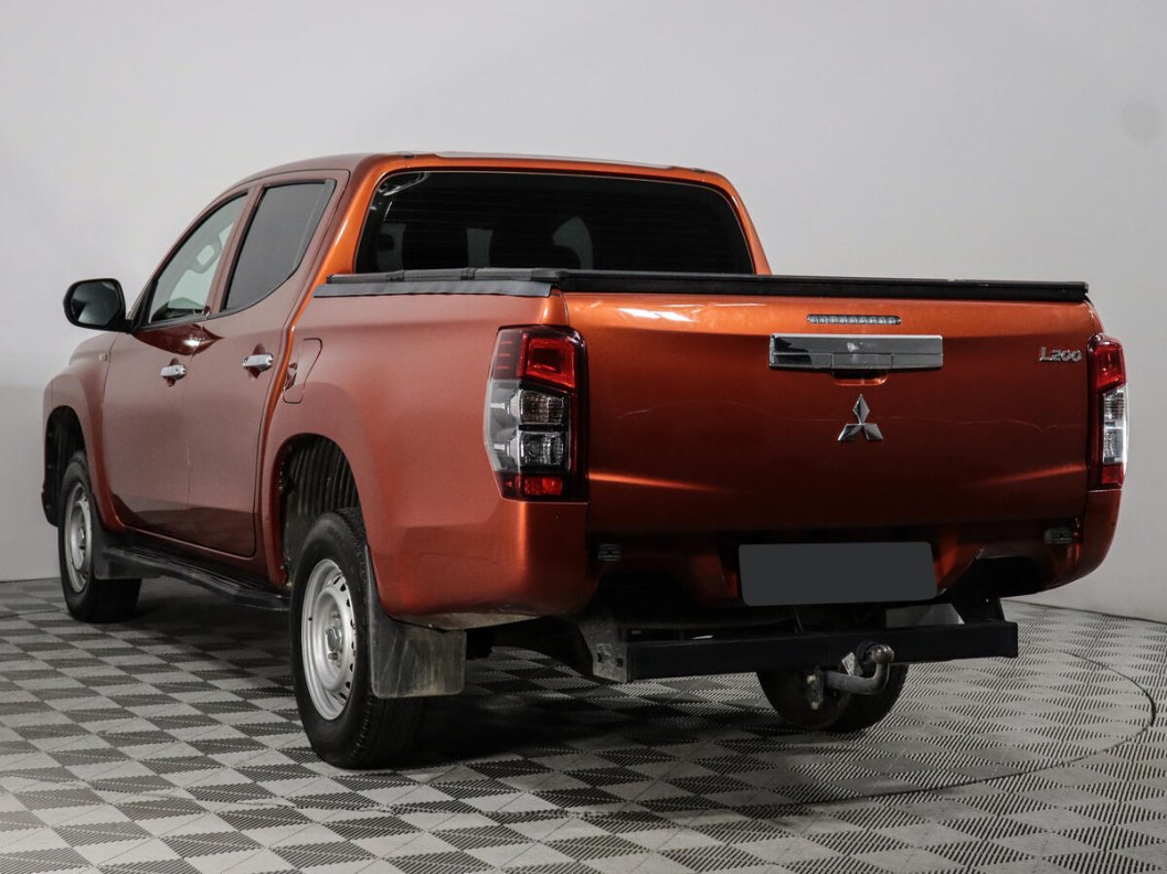 Mitsubishi L200 Invite 2.4 МКПП фото 5