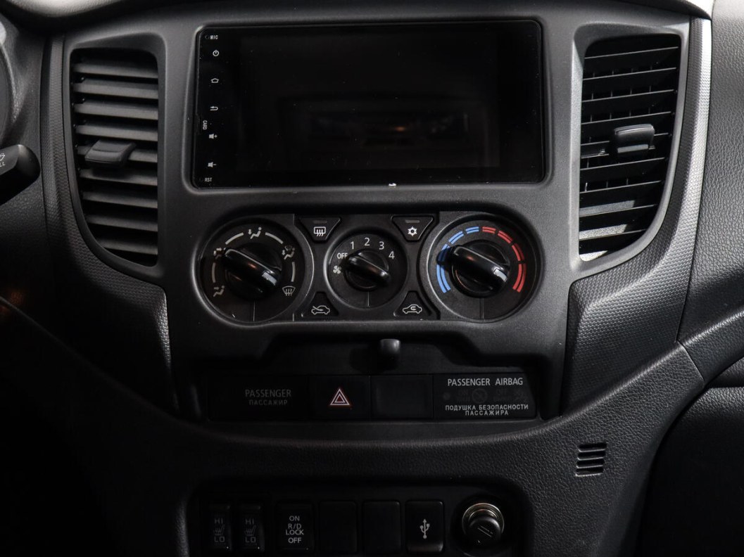 Mitsubishi L200 Invite 2.4 МКПП фото 13