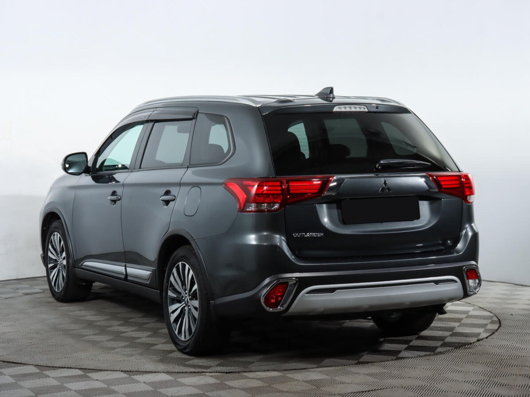 Mitsubishi Outlander Ultimate 2.4 CVT фото 4