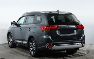 Mitsubishi Outlander Ultimate 2.4 CVT превью 4
