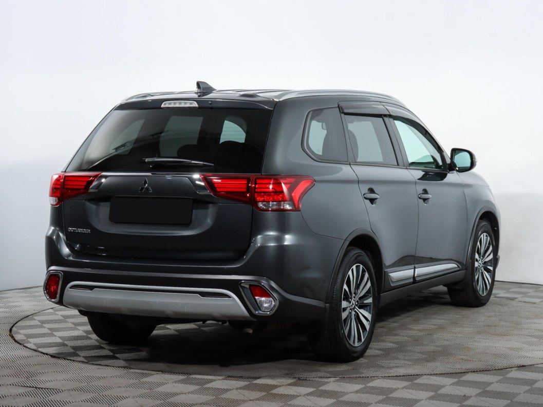 Mitsubishi Outlander Ultimate 2.4 CVT фото 6