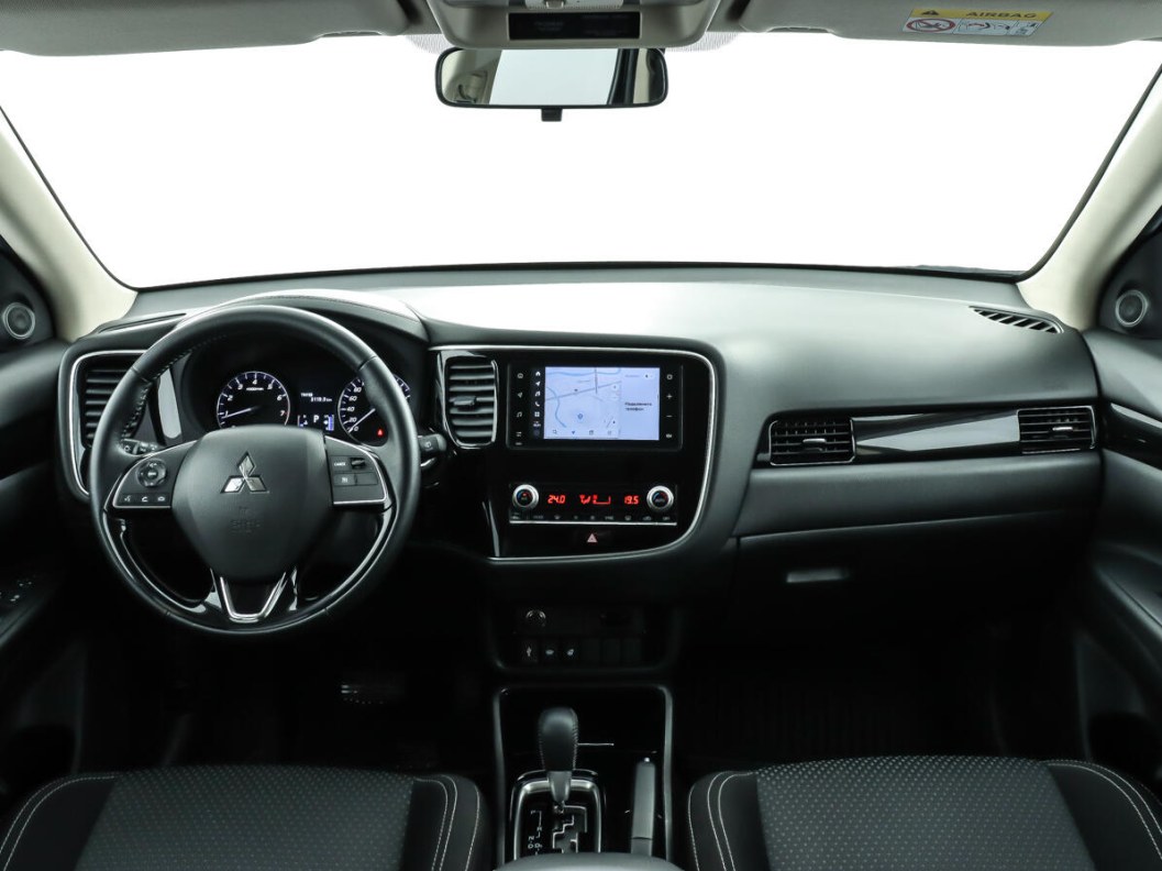 Mitsubishi Outlander Ultimate 2.4 CVT фото 8