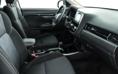 Mitsubishi Outlander Ultimate 2.4 CVT превью 9