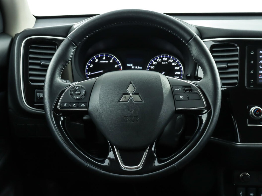 Mitsubishi Outlander Ultimate 2.4 CVT фото 12