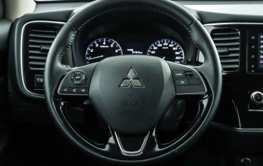 Mitsubishi Outlander Ultimate 2.4 CVT превью 12
