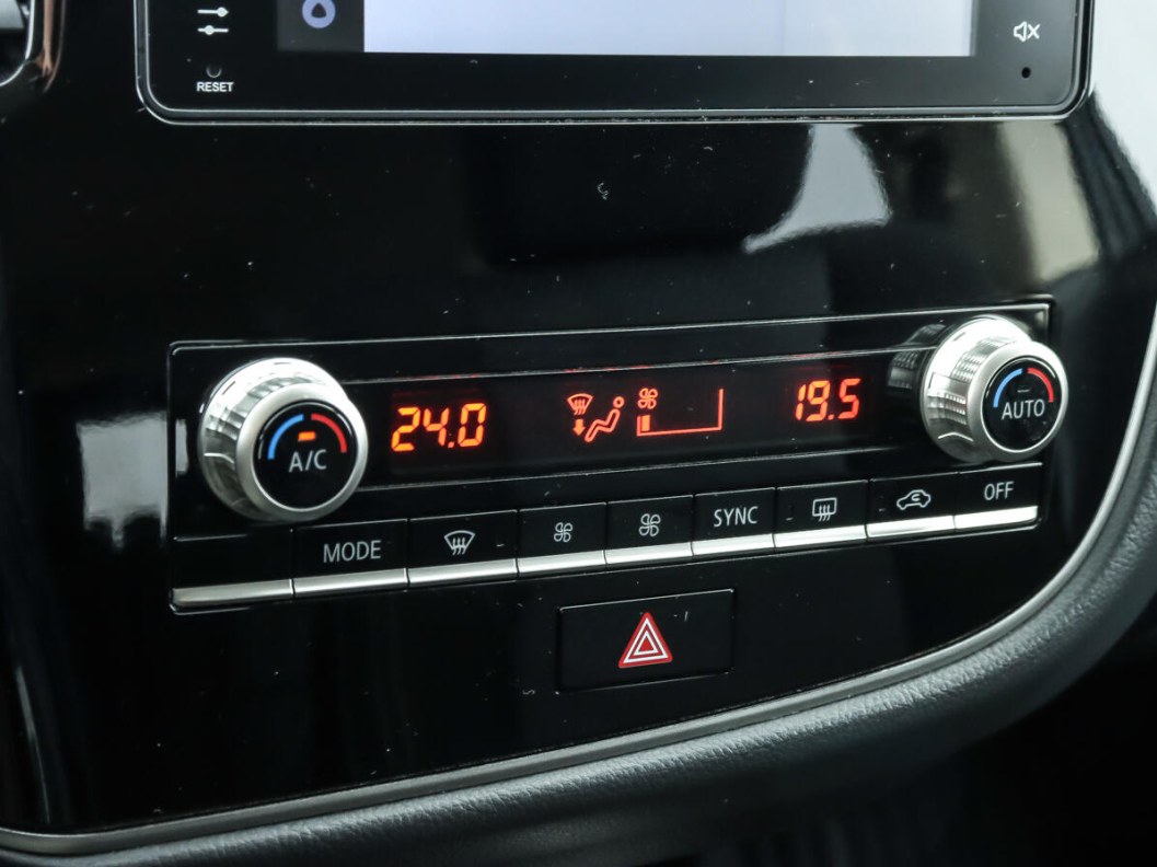 Mitsubishi Outlander Ultimate 2.4 CVT фото 17
