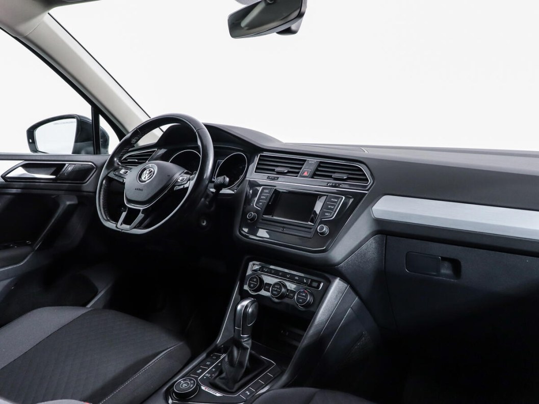 Volkswagen Tiguan Comfortline 2.0 DSG фото 11