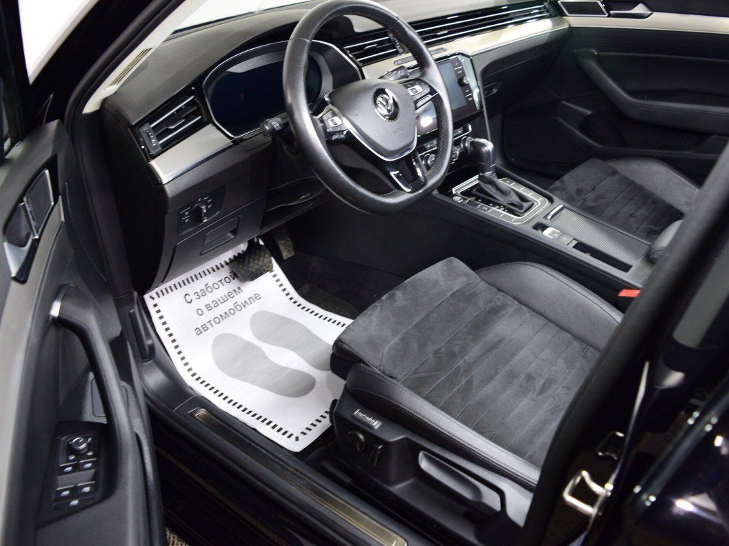 Volkswagen Passat Business 1.8 DSG фото 9