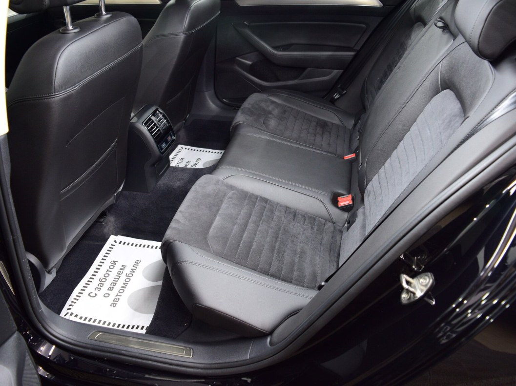 Volkswagen Passat Business 1.8 DSG фото 13