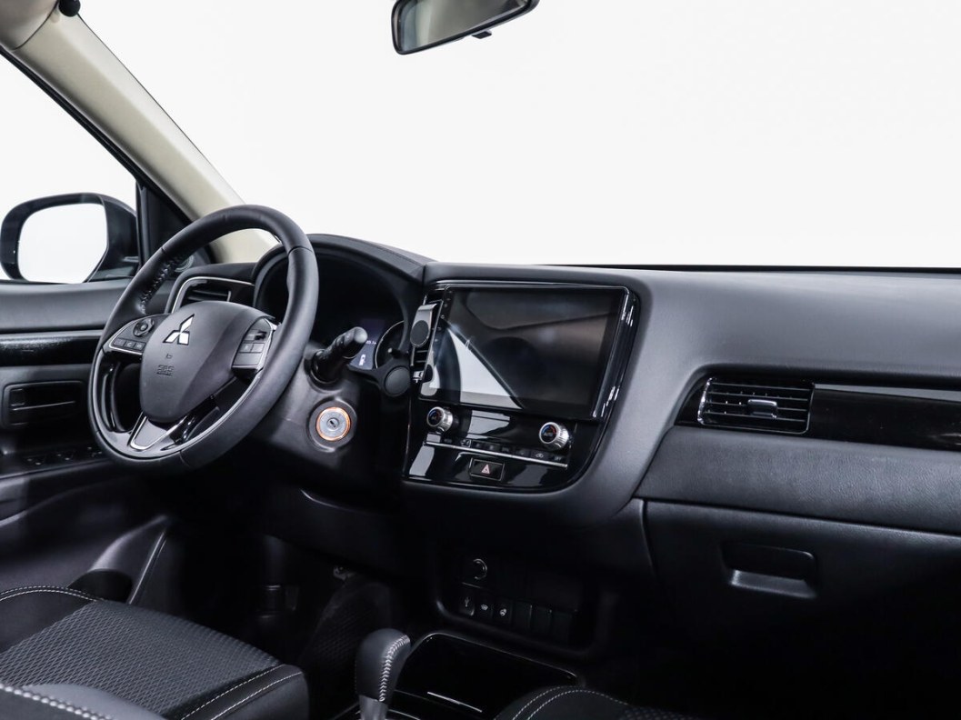 Mitsubishi Outlander Invite 2.0 CVT фото 11