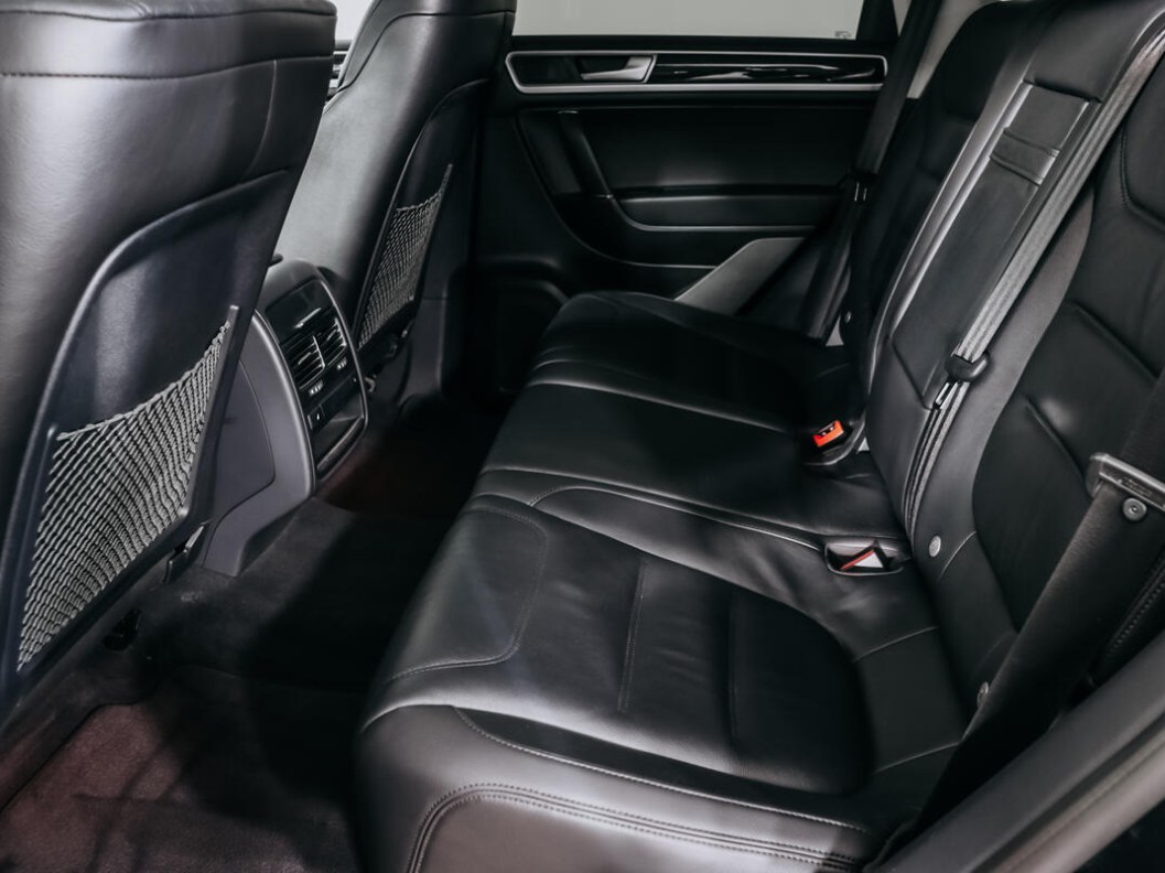 Volkswagen Touareg R-Line 3.0  фото 11