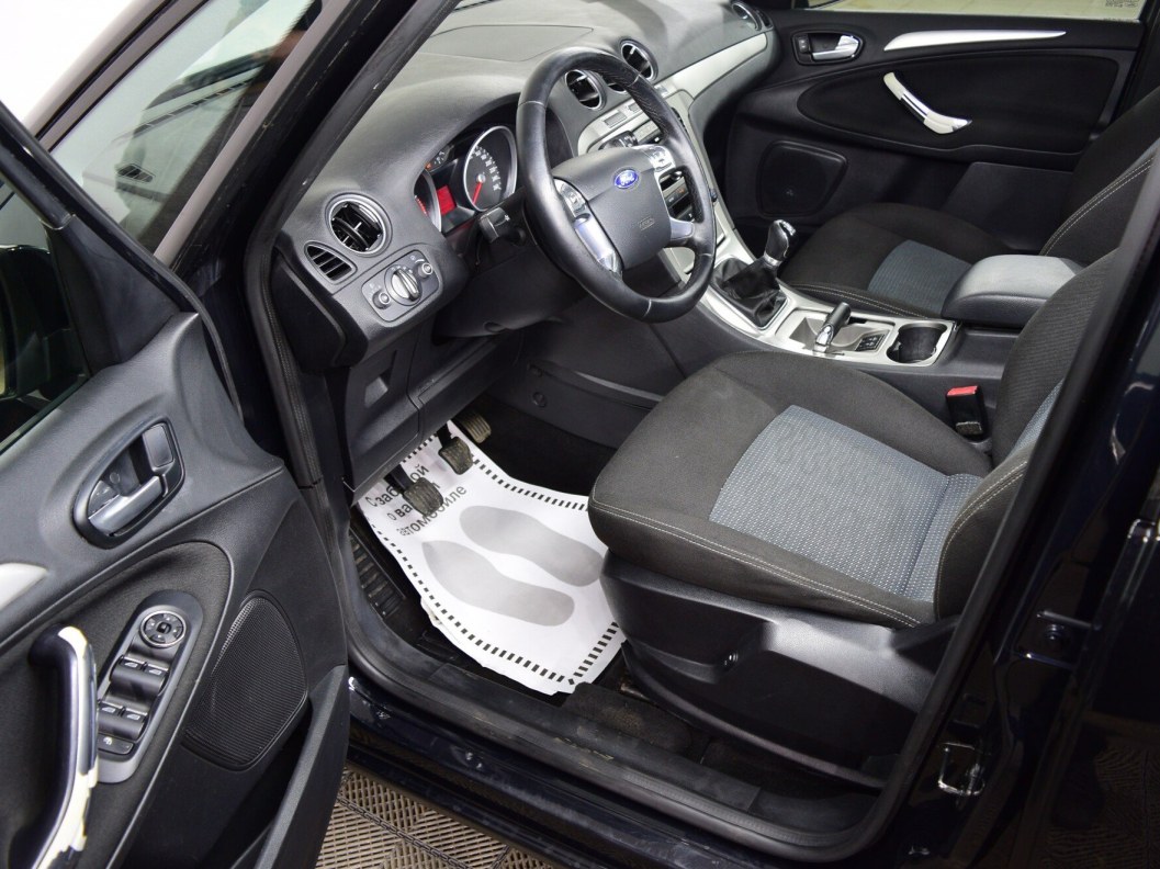 Ford Galaxy 2.0 МКПП фото 9