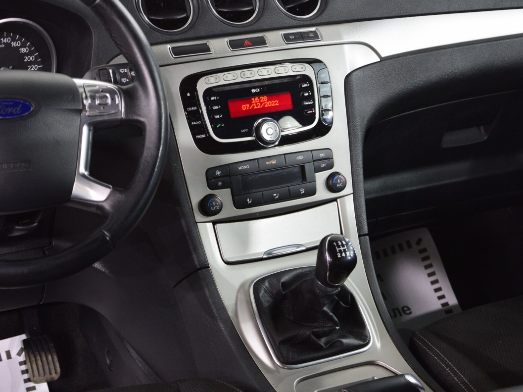 Ford Galaxy 2.0 МКПП фото 16