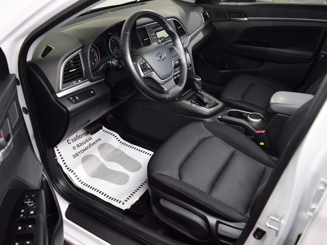 Hyundai Elantra Active 1.6 АКПП фото 9