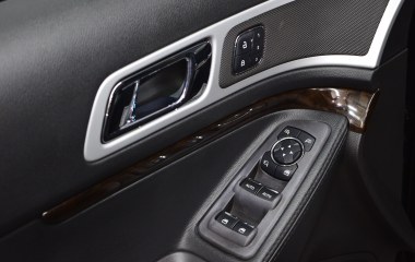 Ford Explorer 3.5  превью 16
