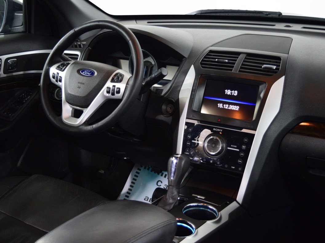 Ford Explorer 3.5  фото 22