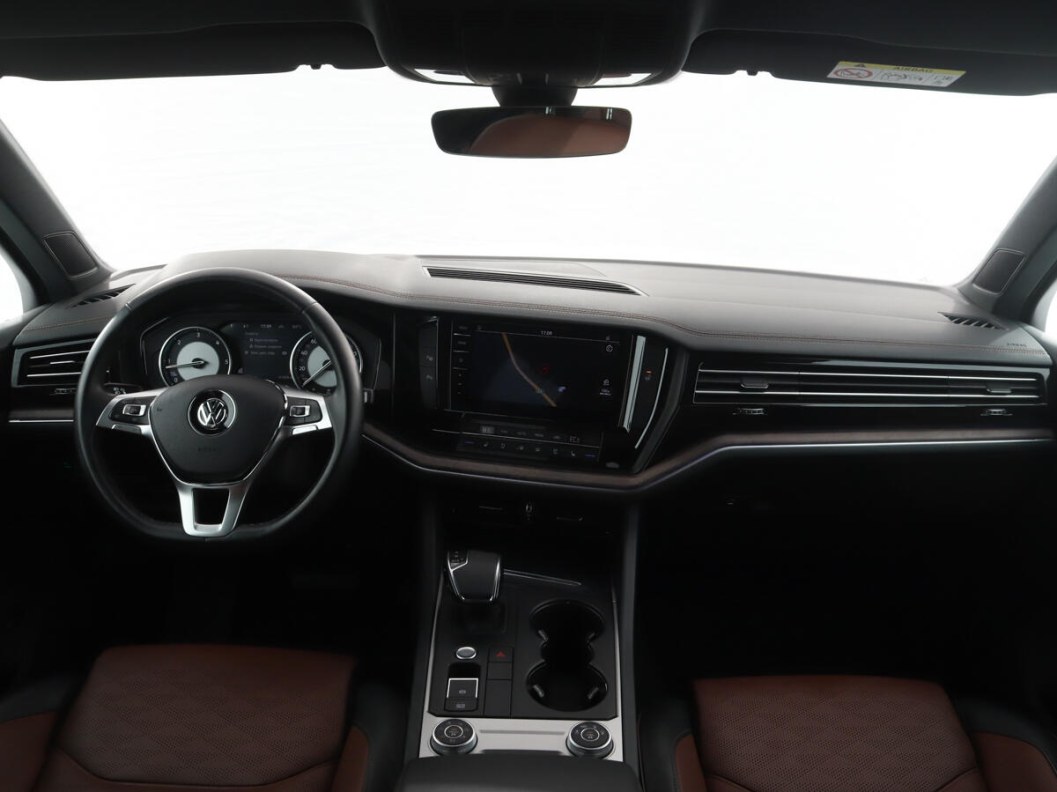 Volkswagen Touareg Exclusive 3.0  фото 8